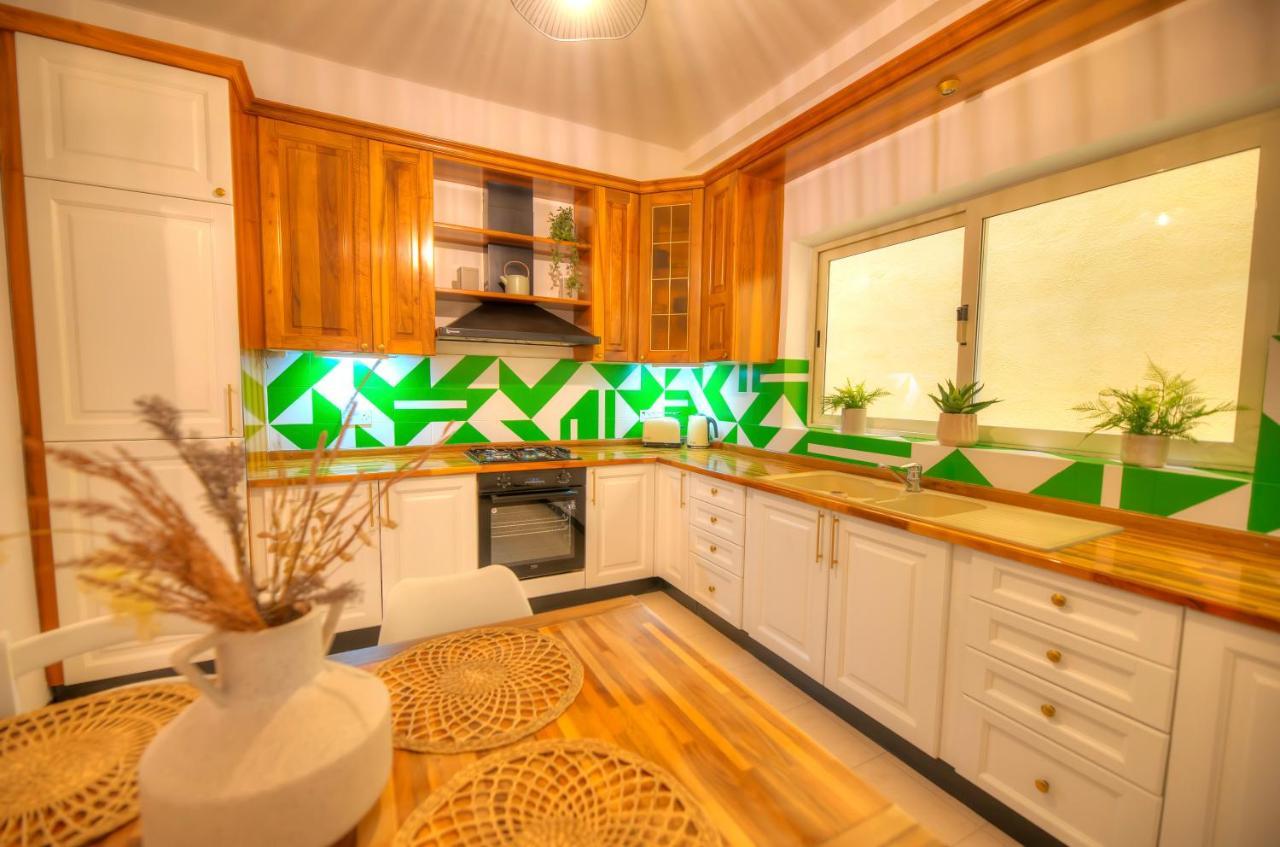 Beautifully Furnished Seafront 4 Bedrooms Goslm-4 Σλιέμα Εξωτερικό φωτογραφία